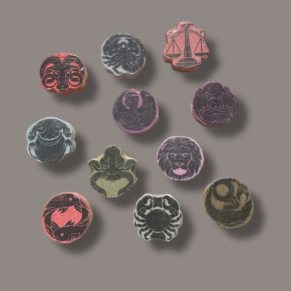Zodiac Sign 11 Bath Bombs Set - Picture 1 of 1